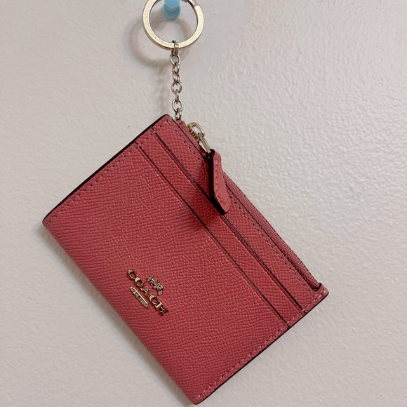 Like New 💞 Coach Rose Leather Key and Card Holder - Picture 2 of 11